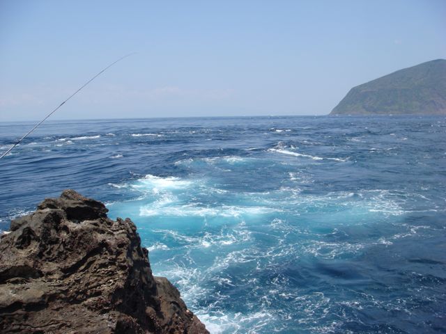 カツオ島移動後の釣り座の奔流